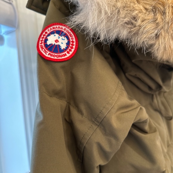 Canada Goose jacket - Picture 5 of 6